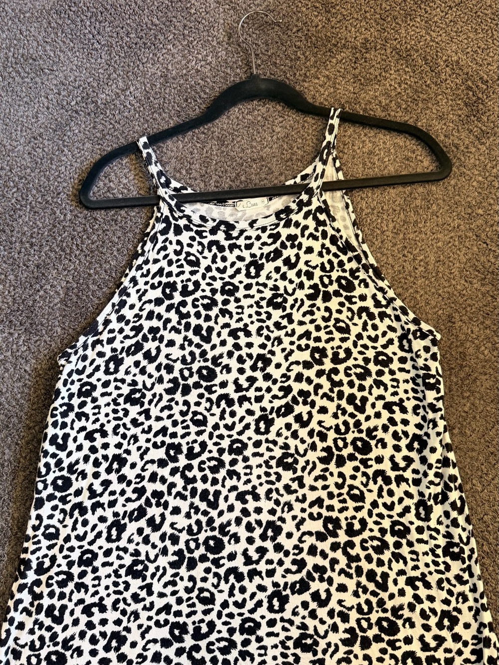 Sleeveless Leopard Print Tank Top - Black & White